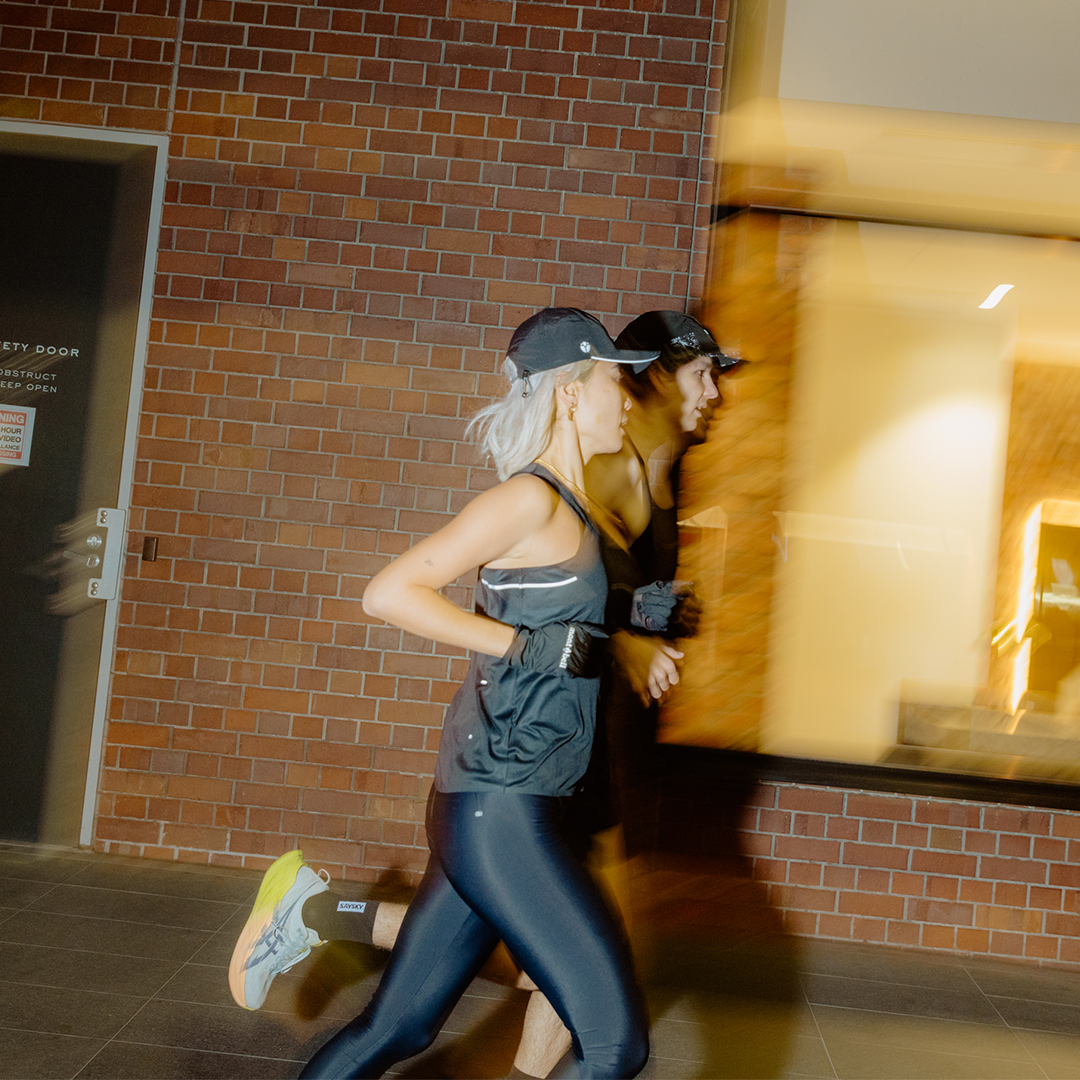 Women's V-BLACK Race Singlet