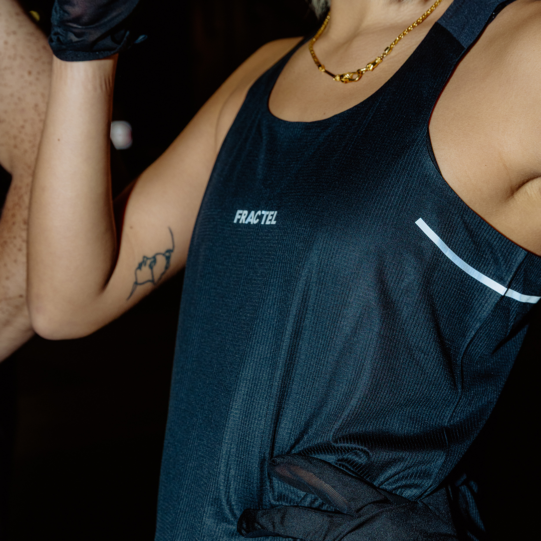 Women's V-BLACK Race Singlet