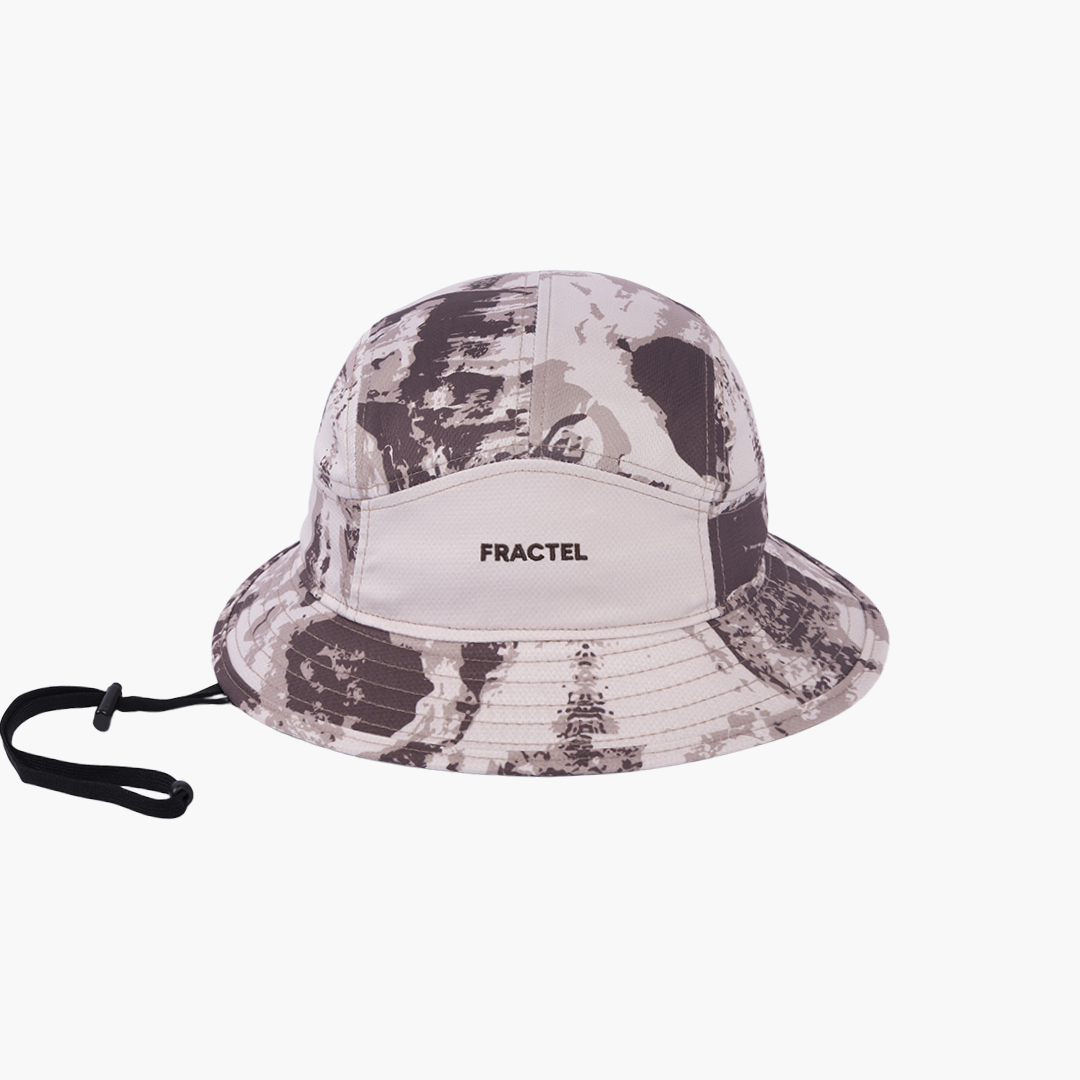 B-ECHO POINT Bucket Hat