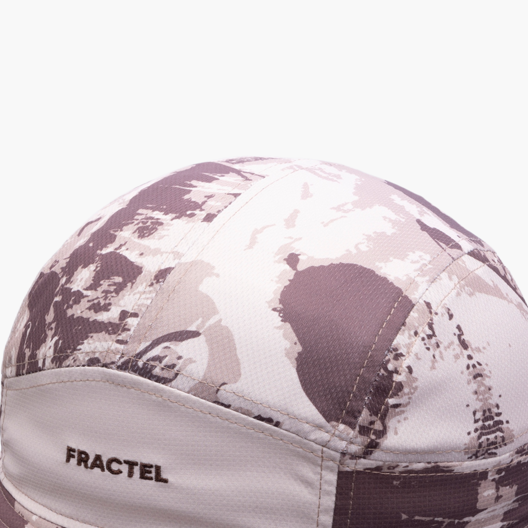 B-ECHO POINT Bucket Hat