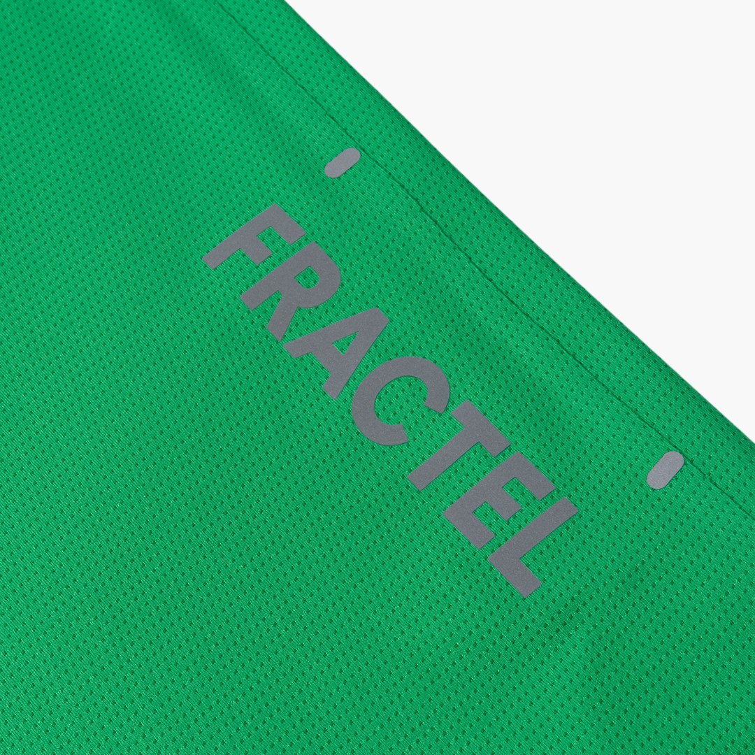 Women's V-GREEN BEE Performance Tee